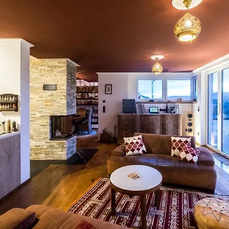 Wohlfühloase Mit Blick Auf Trier