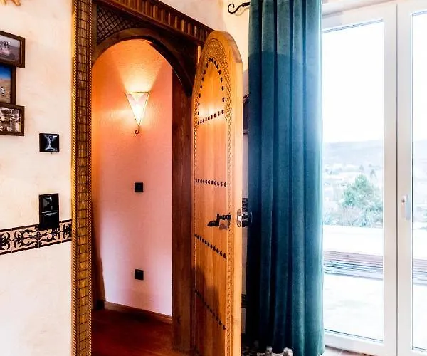 Wohlfuehloase Mit Blick Auf Трир